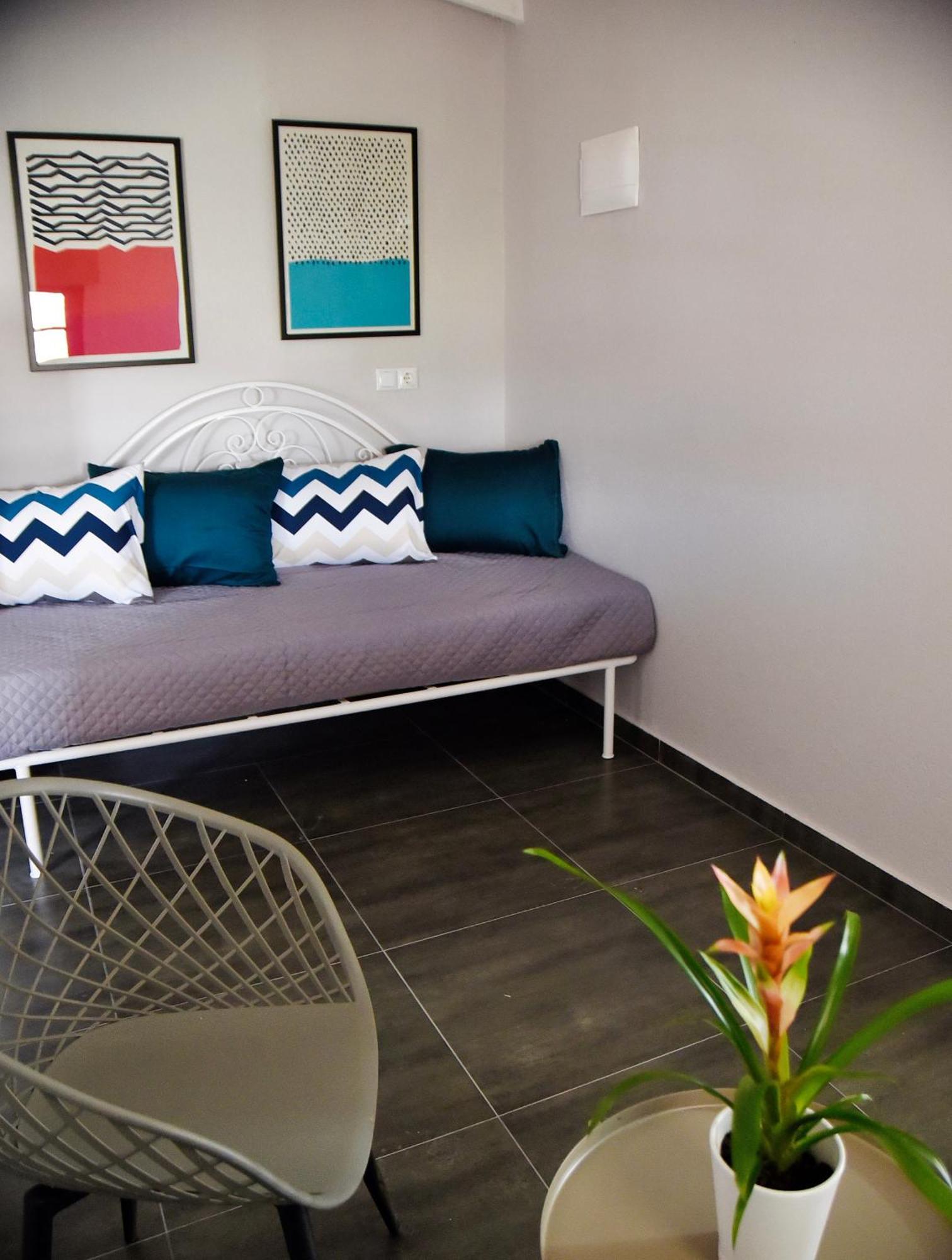 Room Nine 9 Beachfront Apartments Nea Kallikrateia Extérieur photo