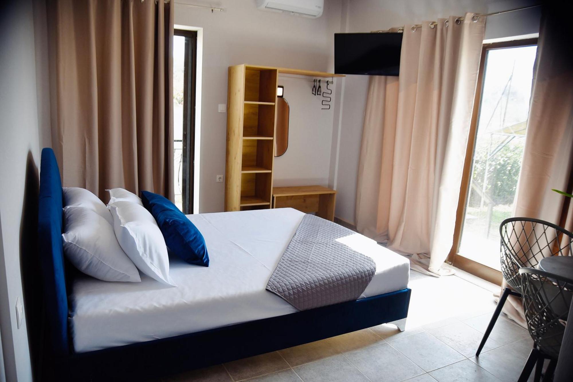 Room Nine 9 Beachfront Apartments Nea Kallikrateia Extérieur photo